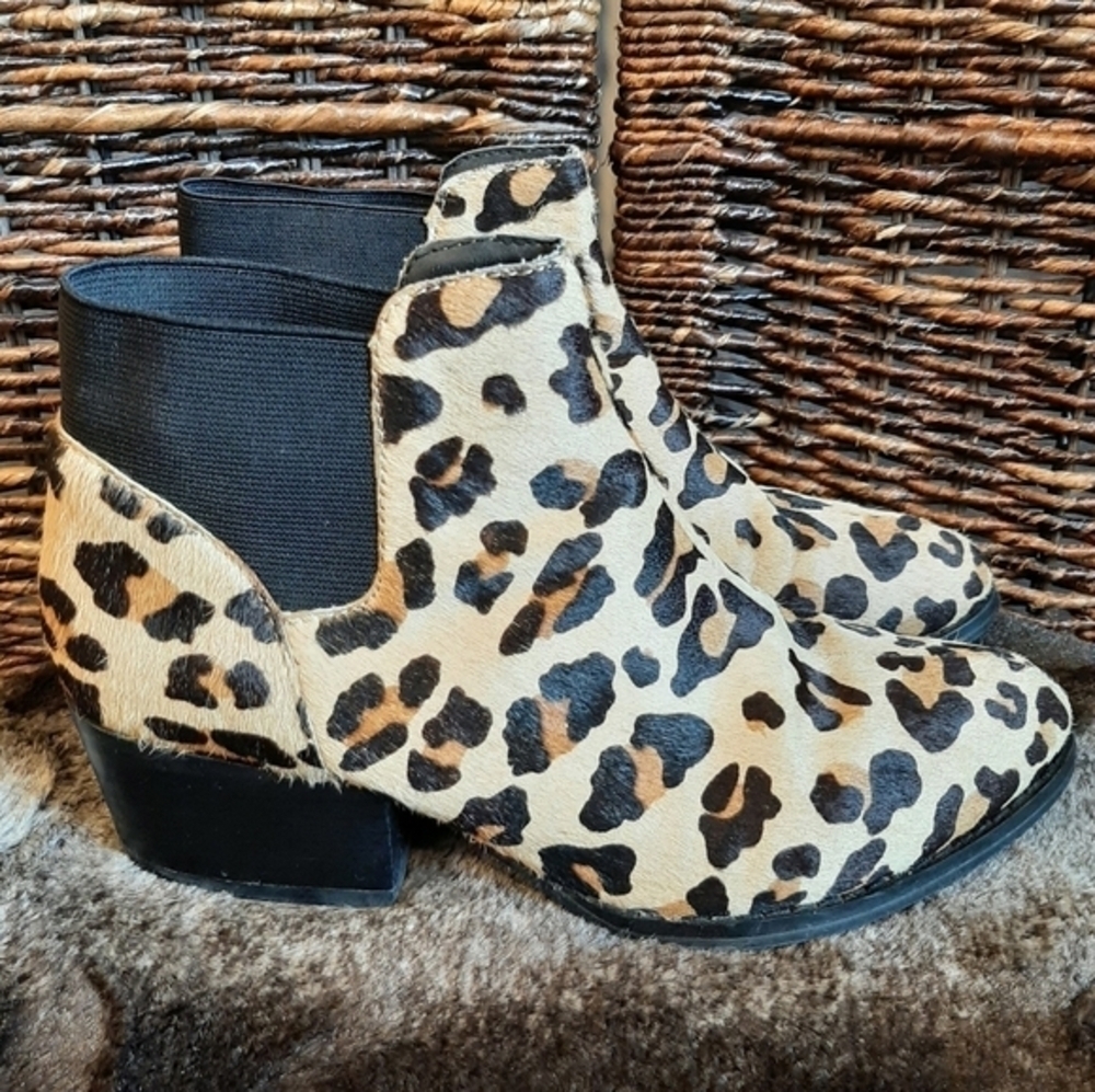 Steve Madden Palace Cow Hair Leopard Animal Print Western Booties 6 Tan Boho Fur
